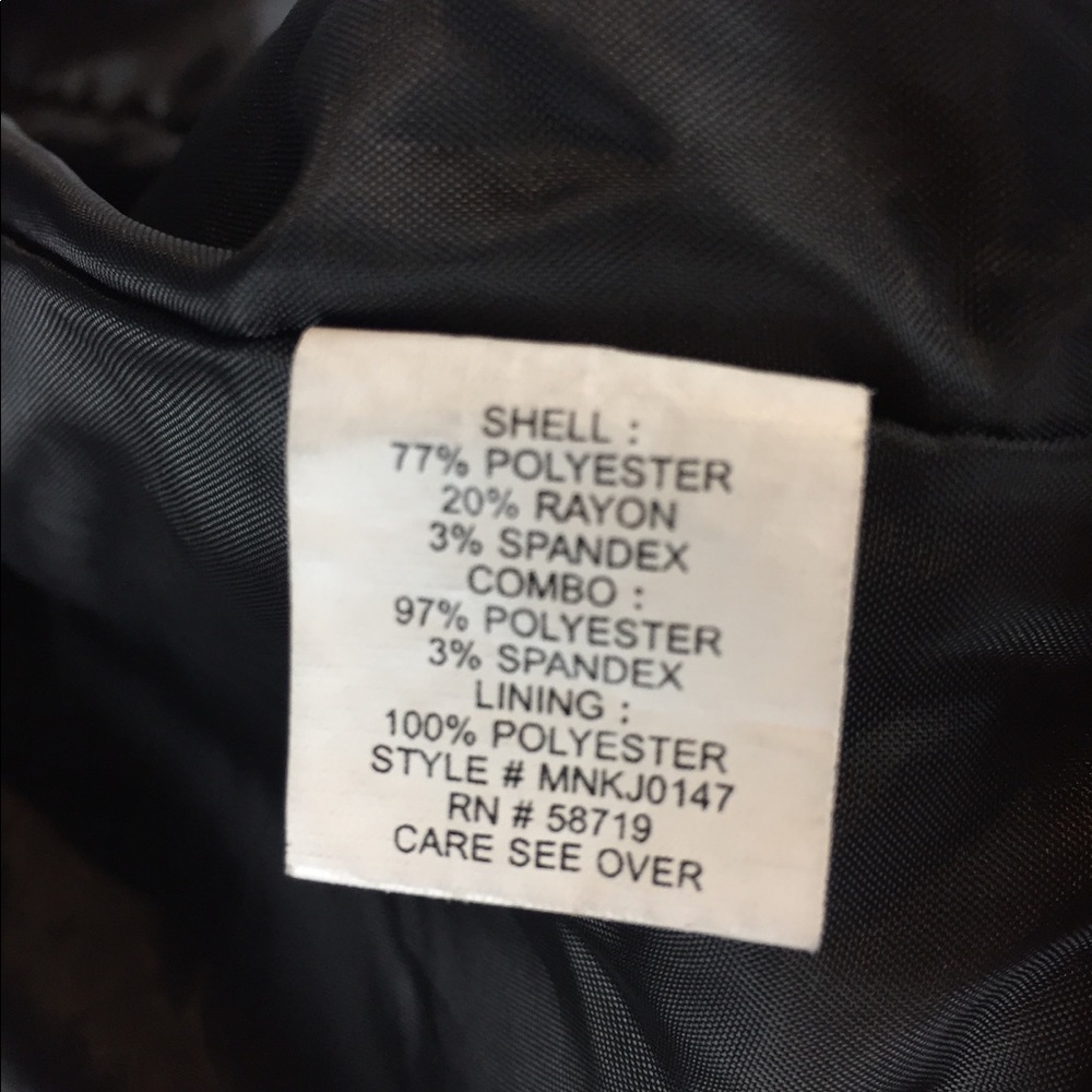 *3 for $30* Large black blazer - Picture 7 of 7